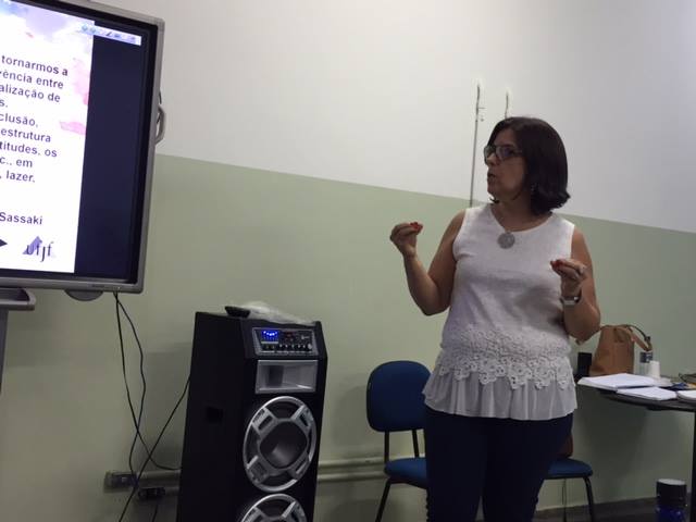 Leia mais sobre o artigo Alunos da 1ª Especialização em Audiodescrição disseminam recurso pelo país
